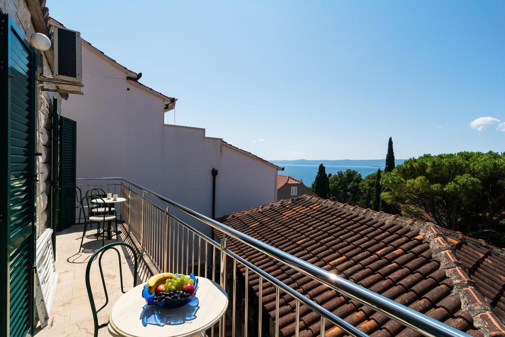 Stone House Dragan In The Very Center, With Pool Table, Two Balconies And The Sea View
